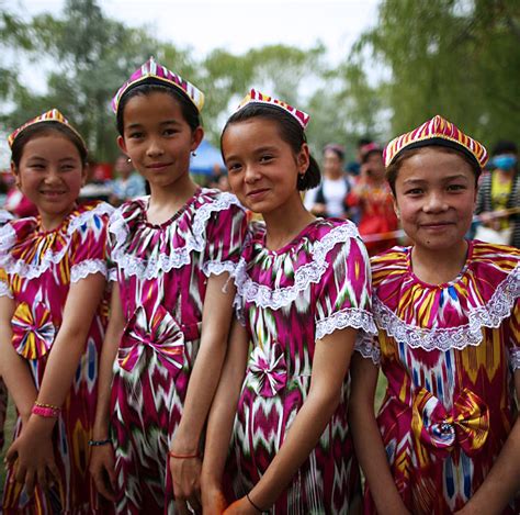 Uyghur .
